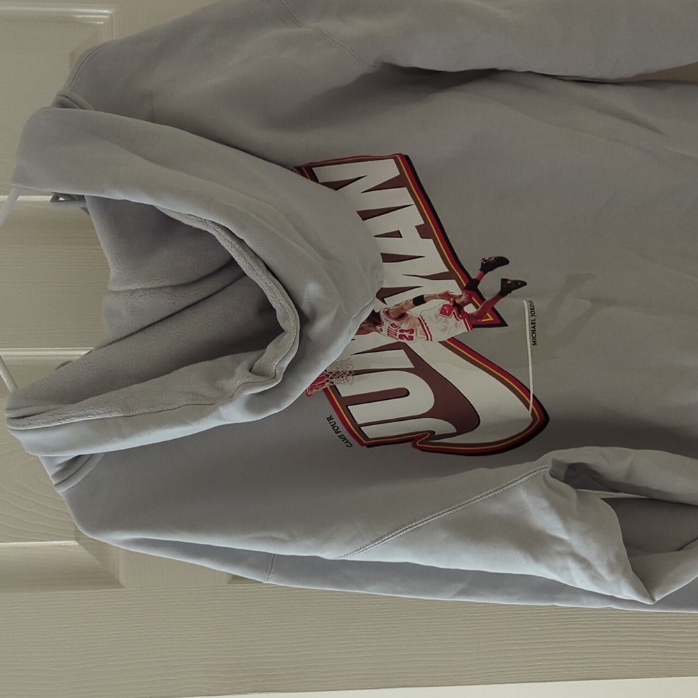 Beautiful Jordan hoodie nwt - Picture 2 of 2